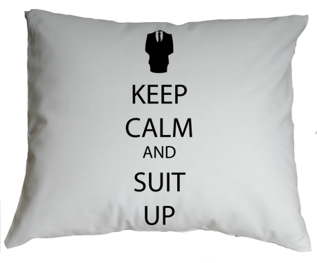 Poduszka „Keep Calm and Suit Up”